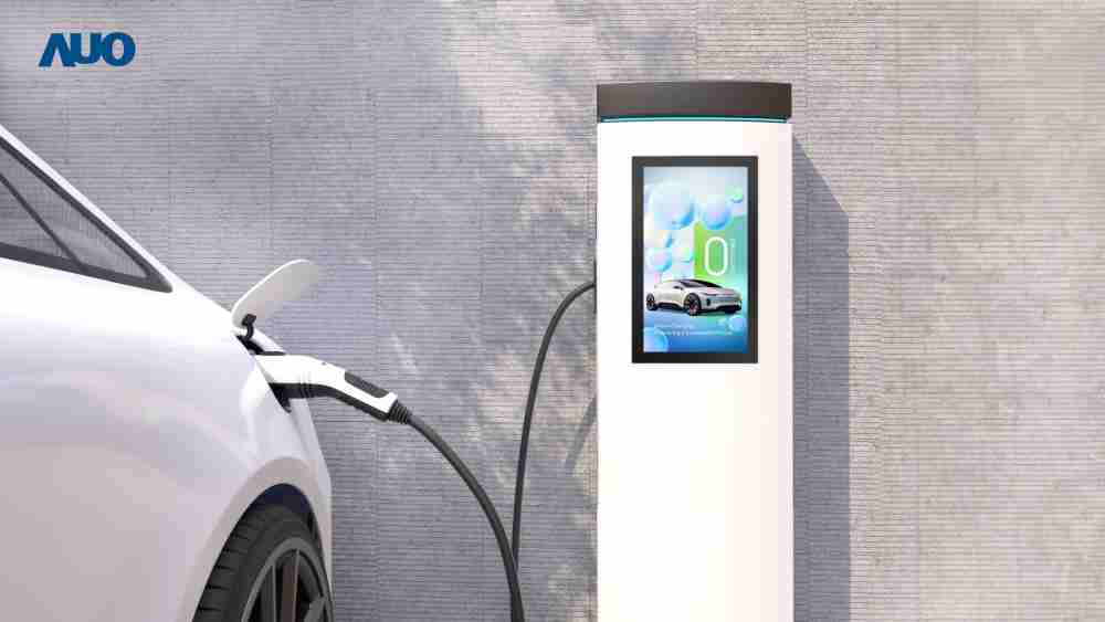 友達〝EVSE車用充電樁解決方案〞專為電動汽車充電樁設計，，，，具有高亮度、、、、克服戶外艱難環境的耐溫、、、耐紫外線等特性，，，並搭載散熱性及擴充性強的高效能工業電腦，，，，可實現人機互動訴求，，，，如資訊顯示、、支付等應用