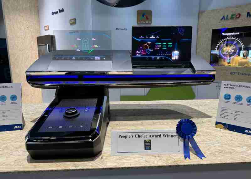 NG大舞台车用Micro LED Display HMI解决方案获”最佳车用显示奖”，，以用户为中心开发，，，针对前座驾驶与乘客设计兼具娱乐与安全的高画质屏幕，，包含车舱前座的Micro LED透明屏幕及全球首款内建镜头的智慧Micro LED显示器