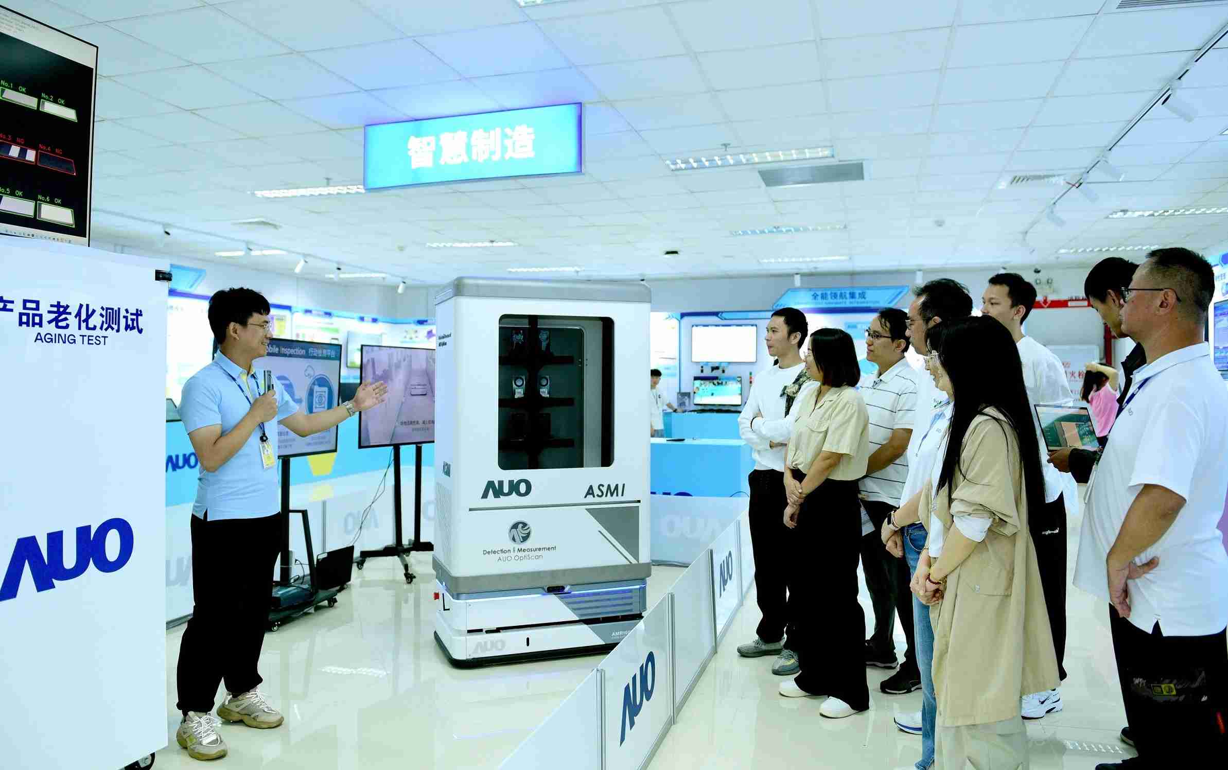 NG大舞台厦门将5G+ABC技术串联生产管理全流程，，，，打通研发、、、采购、、生管、、、、制程、、设备、、、质量等产品全生命周期制造流程，，，，完成数字化设计、、智慧供应链、、、智能座舱、、、、全流程设备管理、、、数据驱动优化、、、智慧在线检测、、、、智慧品管等自适应生产模式升级